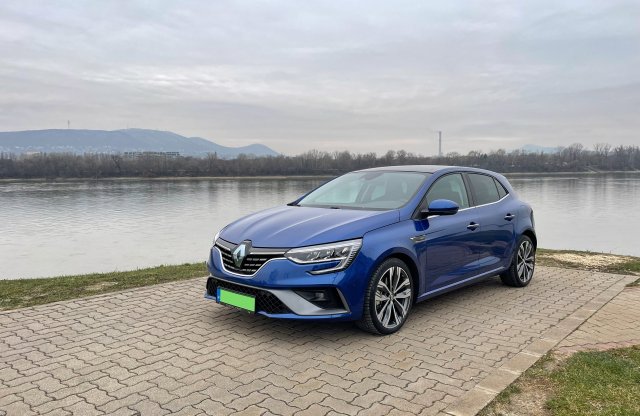 3 litert fogyaszt és még sportos is? 1 év után is így tűnik!