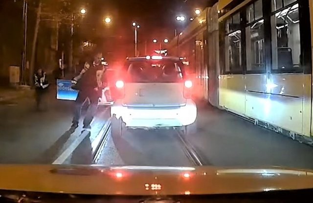 Újabb látványos autós üldözés Budapesten, mutatjuk a videót!