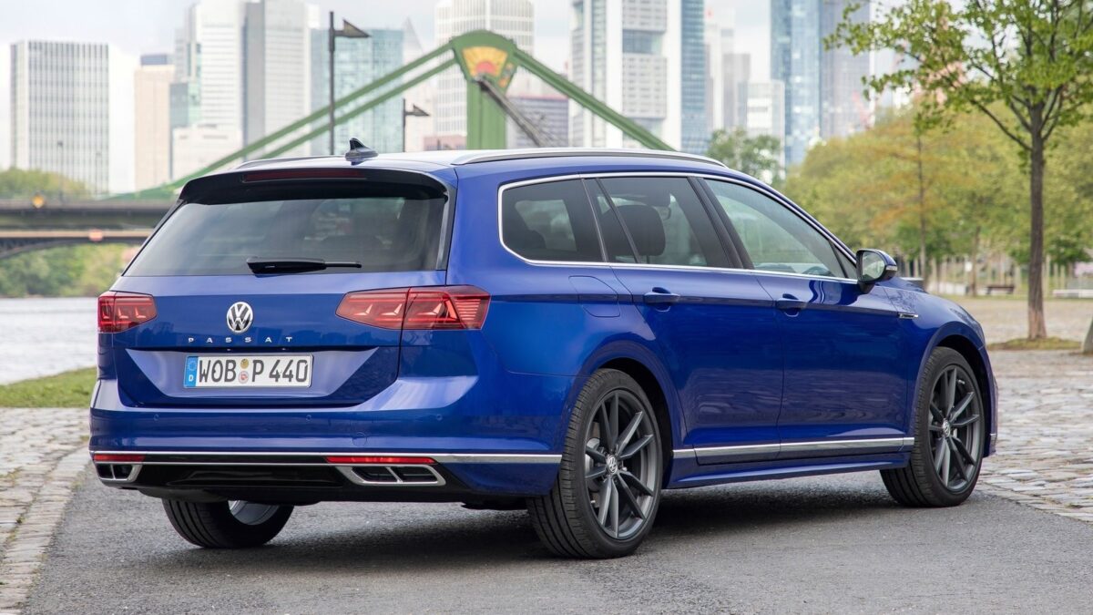 VOLKSWAGEN PASSAT