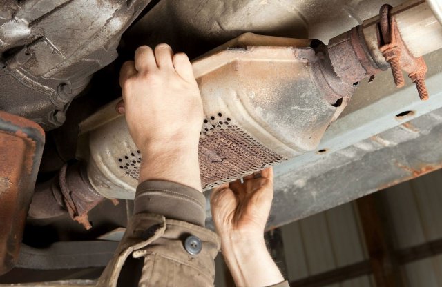 Gyári védelemmel nehezíti a katalizátor tolvajok életét a Toyota