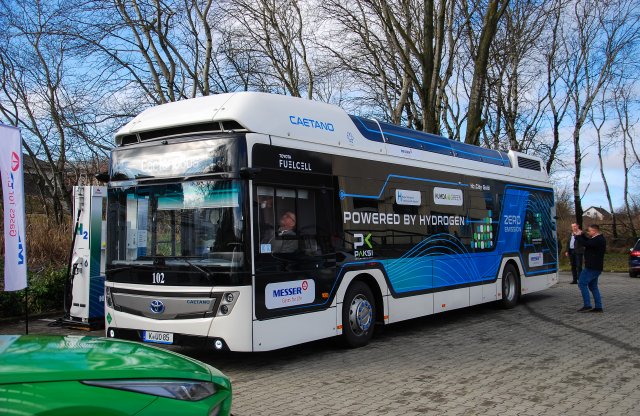 Paks már kipróbálta a jövő tömegközlekedését: Te bevállalnád?