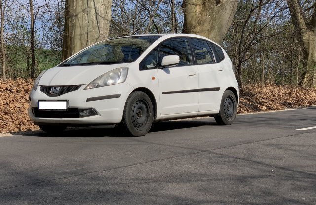 Első autónak is tökéletes választás: Honda Jazz 1.2 használtteszt