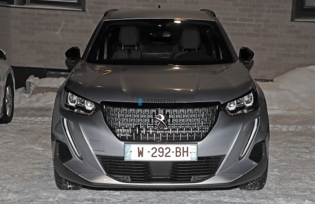 Hóban nyúzzák a kisoroszlánt, jön a friss Peugeot 2008