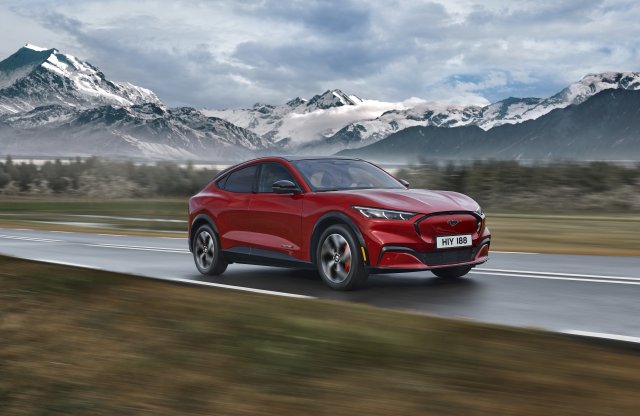 Olcsóbb lesz a Mustang Mach-E