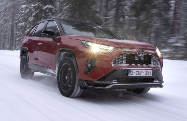 Magára öltötte a RAV4 is a GR Sport ruhát