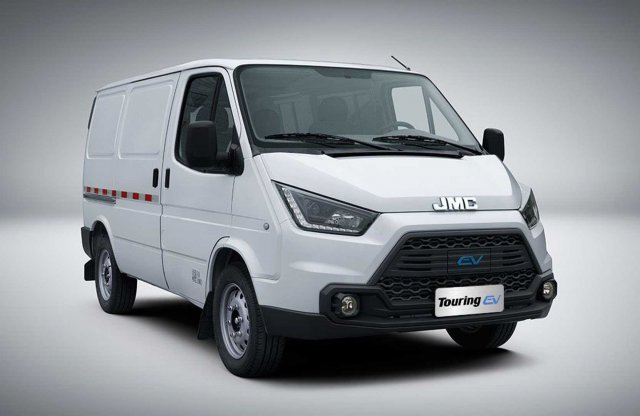 Villanyautót csináltak Kínában a klasszik Ford Transitból!