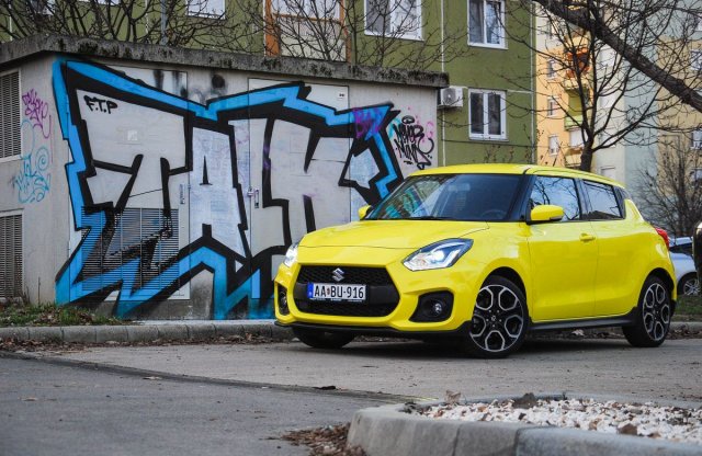 Sportautó, anyagi csőd nélkül: íme a legélvezetesebb új Suzuki!