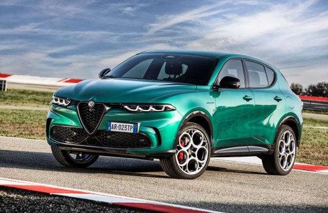 Az Autobahnon bizonyít padlógázon az Alfa Romeo „hibrid” újdonsága