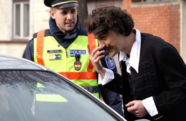 Amikor nem a rendőr igazoltat, hanem Petőfi Sándor