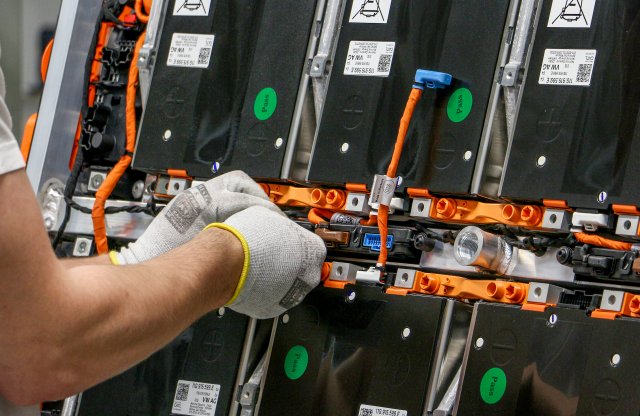 Már villanyautó-akku gyártást is tanítanak az Óbudai Egyetemen!