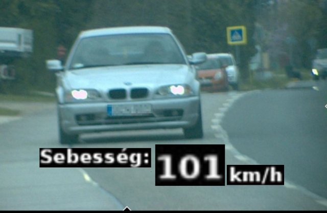 100 km/h felett nézte be a trafit a BMW sofőrje Kakucson