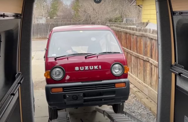 Szerinted befér egy Suzuki Carry egy Mercedes Sprinterbe?