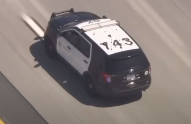 Őrült tempóval menekült egy rendőrautóval a rendőrök elől egy nő