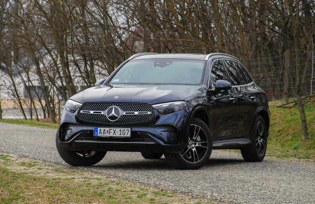 A Mercedes 32 milliós népautója?