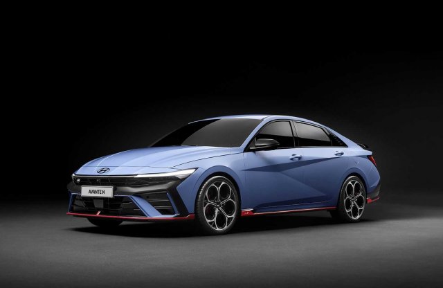 Felpaprikázott négyajtóst mutatott a Hyundai