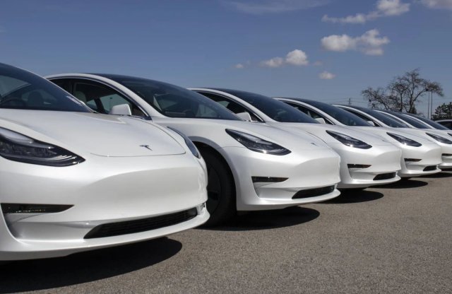 Minden nyereségét feláldozhatja a Tesla a terjeszkedésért