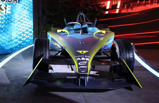 Izgalmas, de nem ez lesz az autóversenyek királya