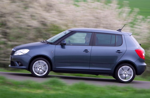 Padlógáz az 59 lóerős Fabiával: vajon elég a német autópályára?