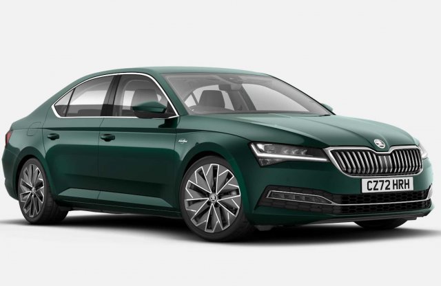 Új színnel ünnepli III. Károlyt a Skoda