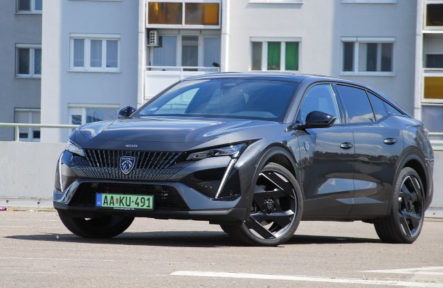 A leendő oroszlánkirály valódi étvágya: Peugeot 408 Hybrid teszt
