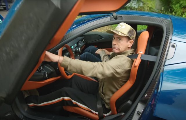 Autós sorozattal tér vissza a Vasember színésze