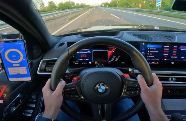 330 km/órával repeszt a német autópályán a BMW M3 G80!