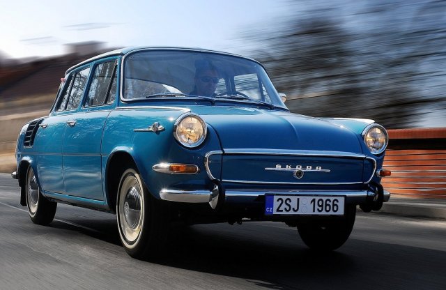 Közel 60 éves reklámban prezentálja képességeit a Skoda 1000 MB