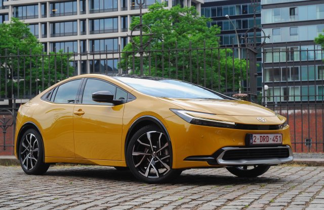 Imádnák a taxisok, csak nem lesz rá pénzük: ilyen az új Prius!