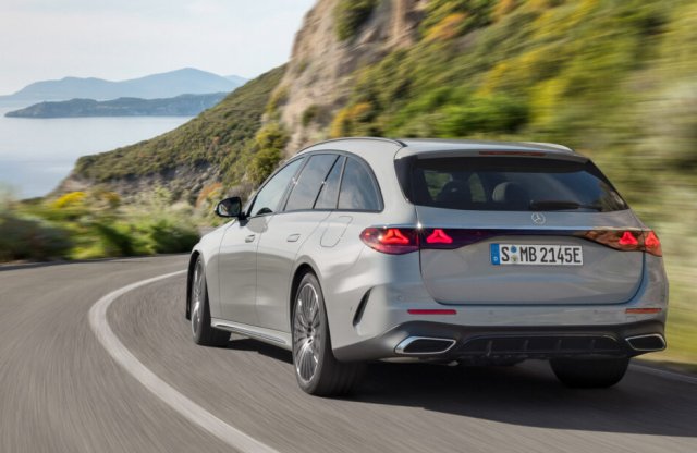 Kupés tetővel érkezik a legújabb Mercedes kombi