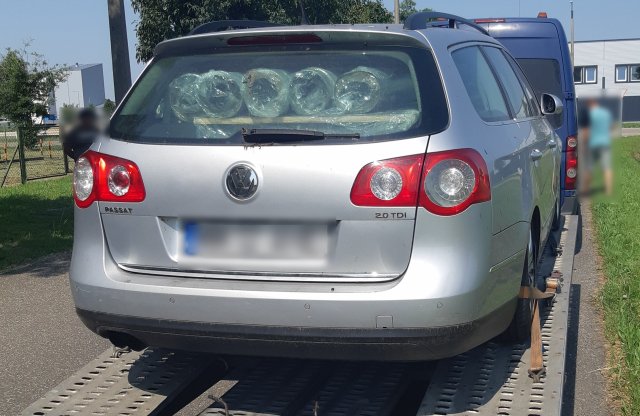 Te kiszúrtad volna ezt az életveszélyes Passatot az autópályán?