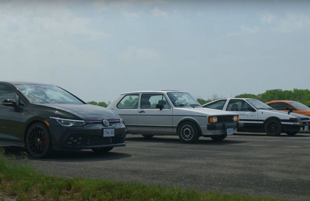 Képes egy negyven éves autó legyorsulni a mai, modern utódját?