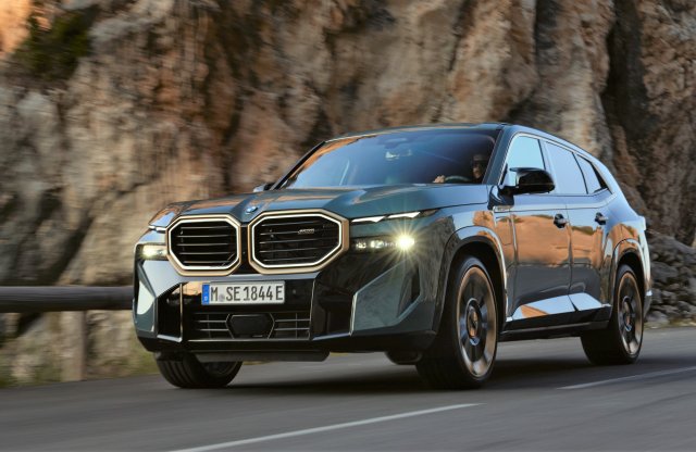 Videó: 2,7 tonnás, M-es BMW SUV, 270 km/órával az Autobahnon!