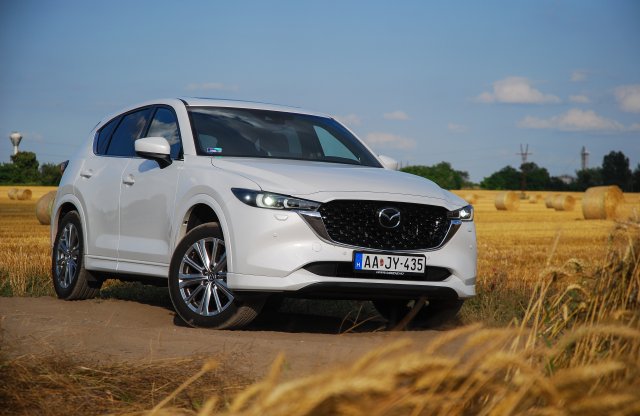 A hatodik frissítés után is a régi maradt? Teszten a Mazda CX-5!