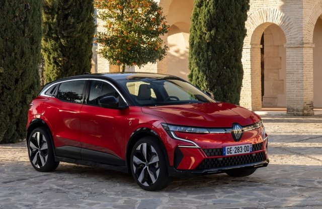 Veszély leselkedik az európai villanyautókra a Renault szerint