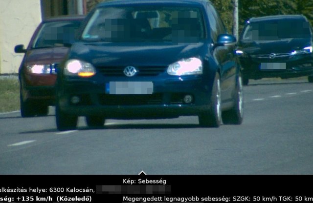 135 km/órával száguldott a városban, csúnyán megbüntették