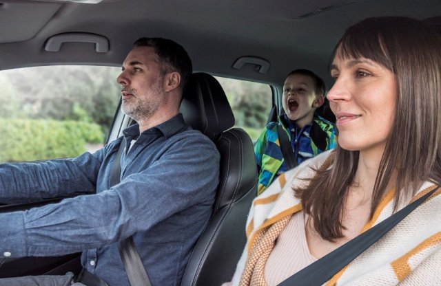 A Škoda felmérte, főként mivel zavarják a sofőrt a hátsó utasok