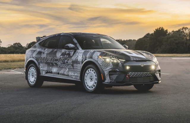 Utcai raliváltozat készül az elektromos Ford Mustangból