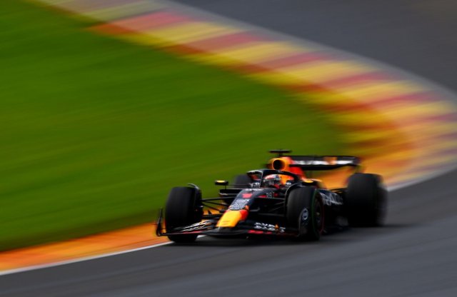 Verstappen a hatodik helyről nyert, újra egy Ferrari a dobogón