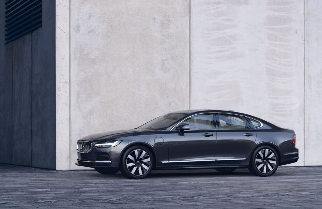 Leáldozóban a Volvo szedánjainak és kombijainak