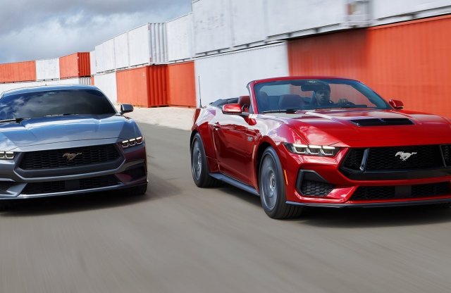 Foggal-körömmel ragaszkodik a V8-as motorhoz a Ford