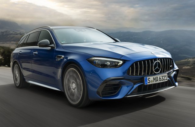 Ha kínos, ha nem, visszahozhatja a Mercedes-Benz a V8-as motort