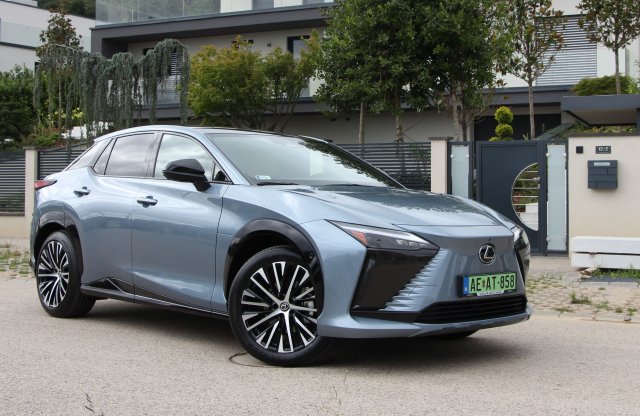 Itthon a Lexus RZ! Mutatjuk az árait!