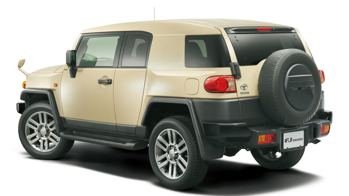 TOYOTA FJ CRUISER