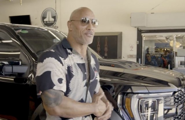 Nem mindennapi terepjárót újított be magának a Szikla