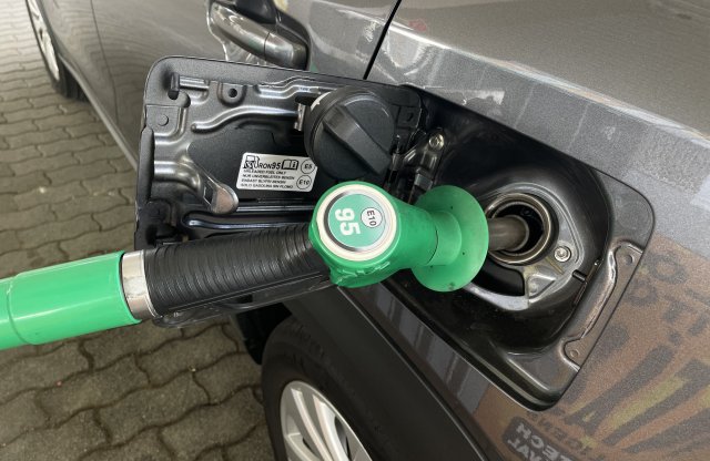 Még drágább lesz a benzin!