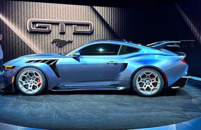 Középmotoros Mustang érkezhet, néhány kép már kiszivárgott