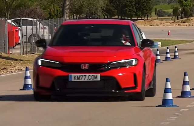 Jávorszarvasteszten a Honda forró ferdehátúja!