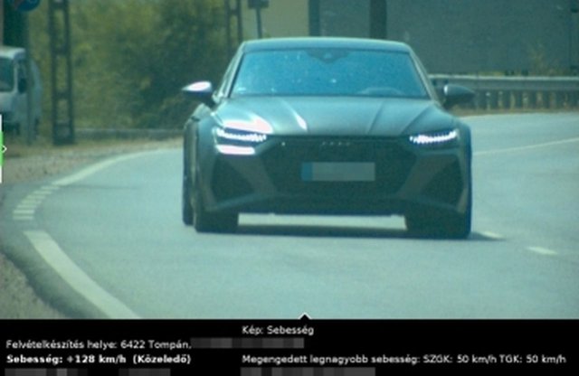 Majdnem 130 km/órával száguldott az Audi lakott területen belül