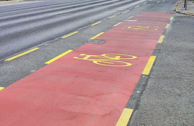 Mutatjuk, mennyibe kerültek a budapesti bójás kerékpársávok!