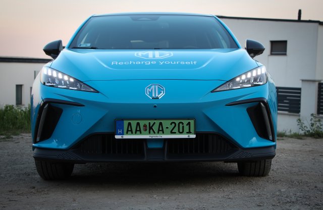 Ilyen az MG4 közelről!